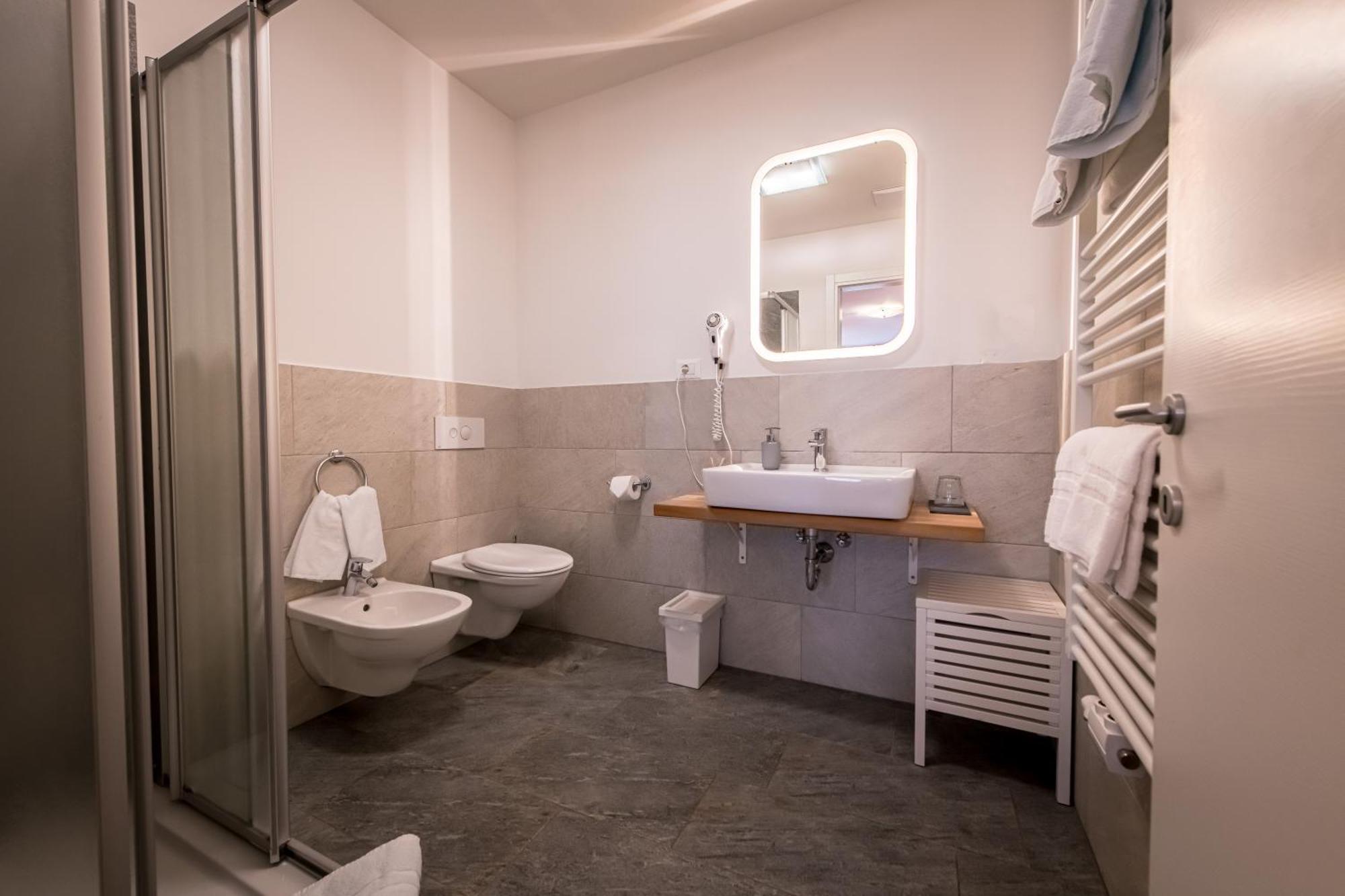 Am Schloss Guest House Brunico Rom bilde