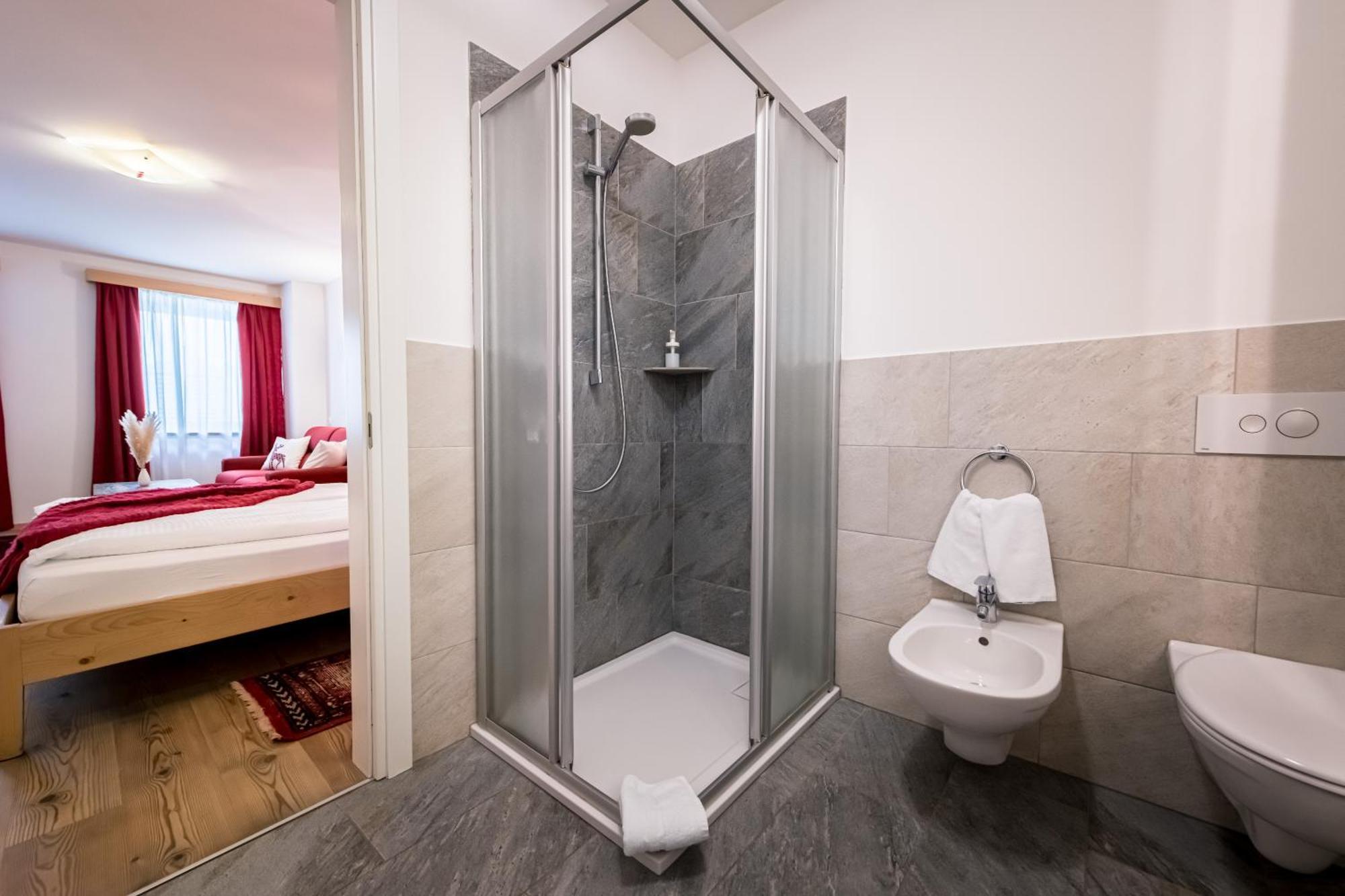Am Schloss Guest House Brunico Rom bilde
